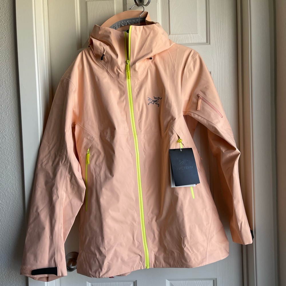 ❤️Arc’teryx Womens Sentinel AR jacket